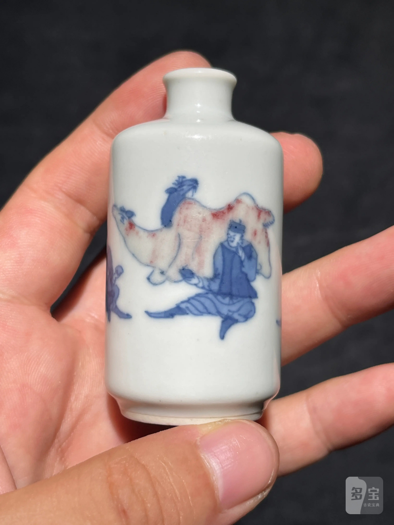 清中期 青花釉里红人物纹鼻烟壶 - 图4